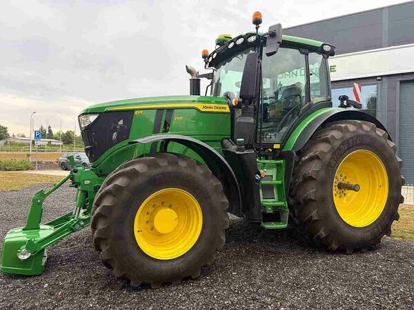 Použitý kolový traktor John Deere 6R250