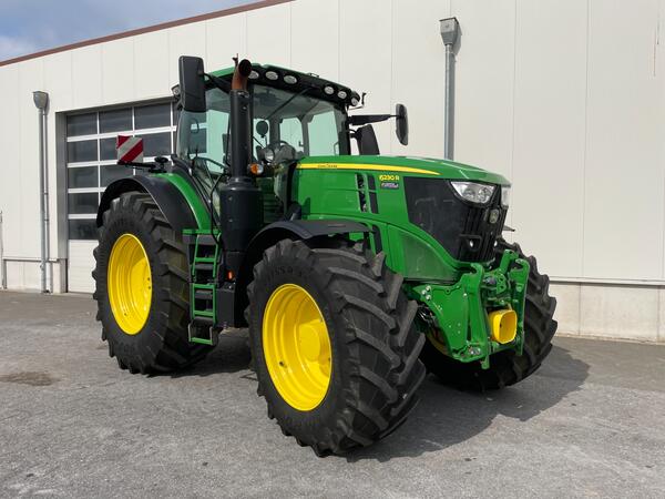 Kolový traktor John Deere 6230R