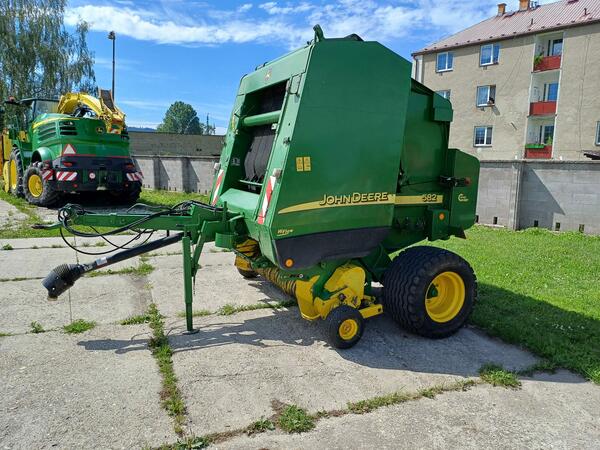 Lis na kulaté balíky John Deere 582