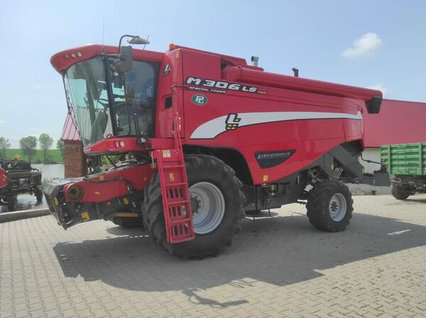 Sklízecí mlátička Laverda M 306 LS 4WD