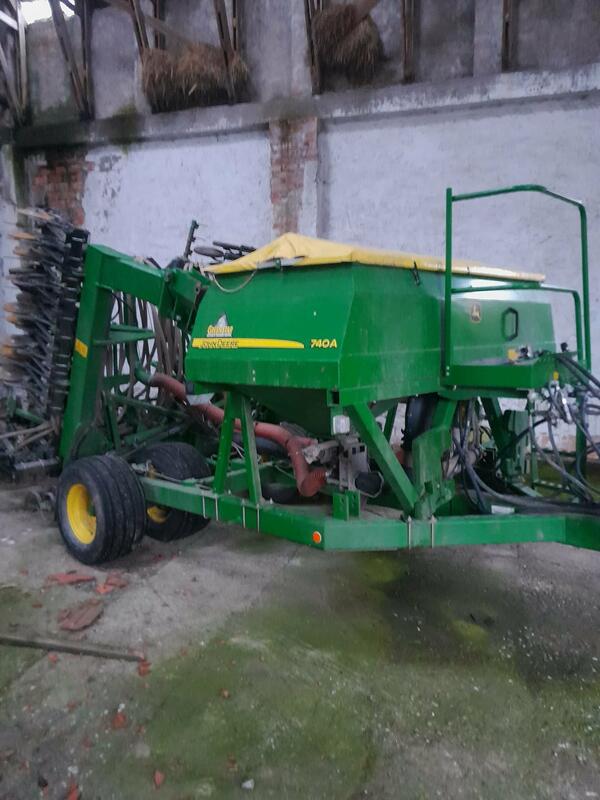 Secí stroj John Deere 740A