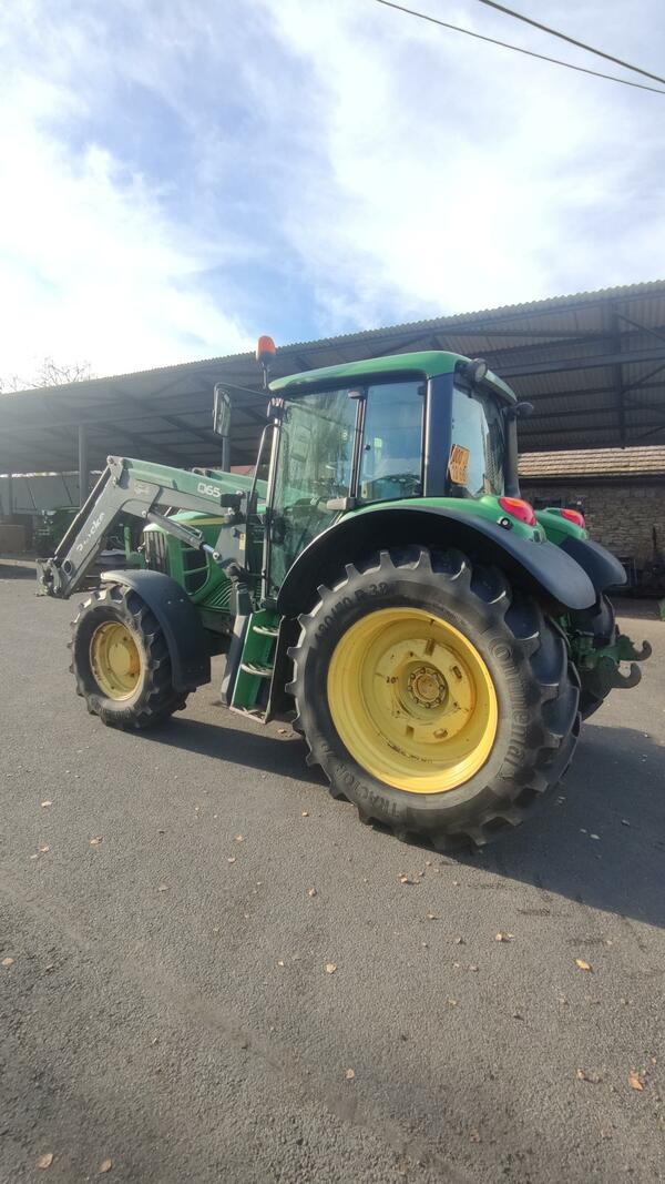 Traktor JD 6534