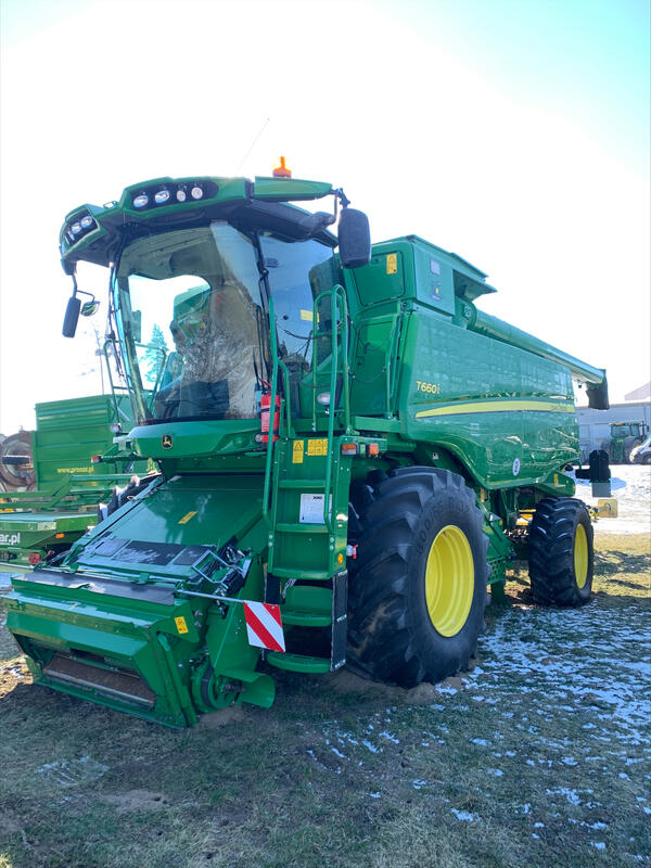 Sklízecí mlátička John Deere T660i + lišta 725X