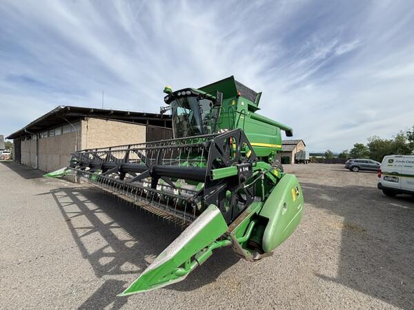 Použitá sklízecí mlátička John Deere C670 Hillmaster