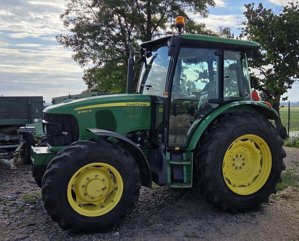 Použitý kolový traktor John Deere 5080M