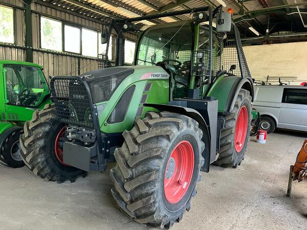 Použitý kolový traktor Fendt 720 Vario