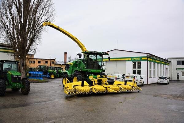 Řezačka John Deere 9700