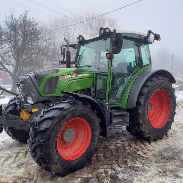 Kolový traktor Fendt 211 vario