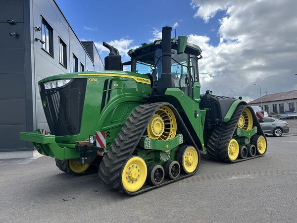 Použitý pásový traktor John Deere 9RX590