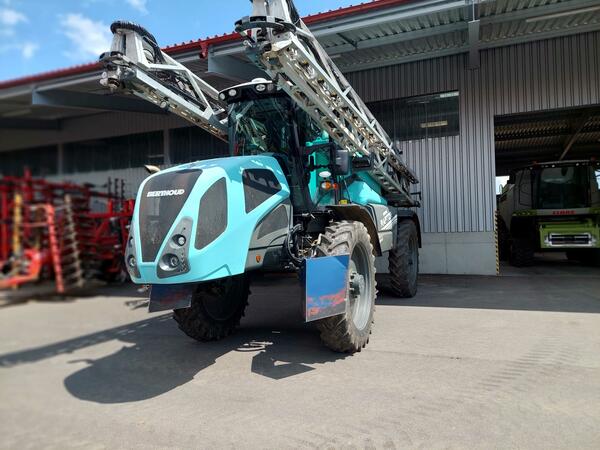 Samochodný postřikovač Berthoud Raptor 5240