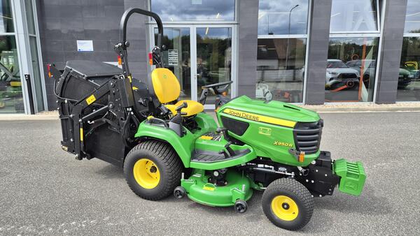 Použitý žací traktor John Deere X950R v záruce