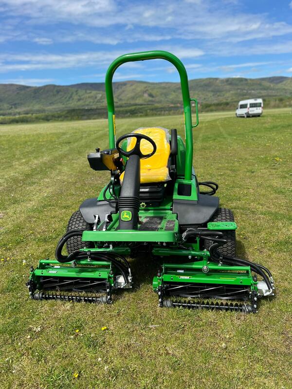 Vřetenová sekačka John Deere 7200A (nová)