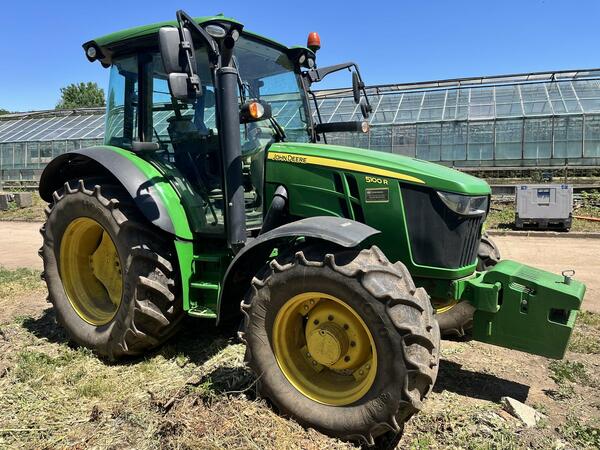 Použitý traktor John Deere 5100R