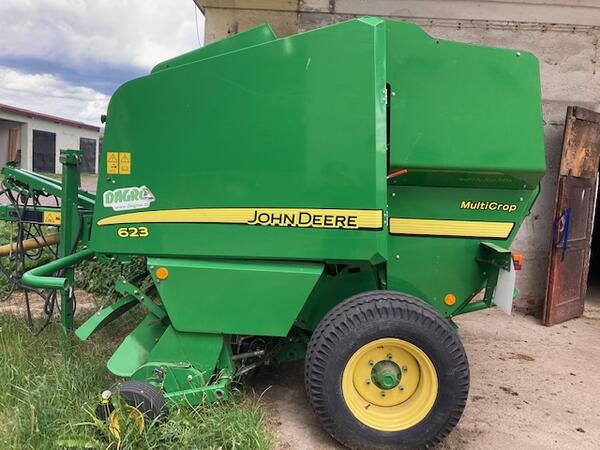 Lis na kulaté balíky John Deere MultiCrop 623N