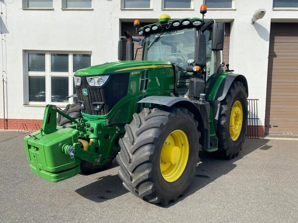 Použitý kolový traktor John Deere 6230R