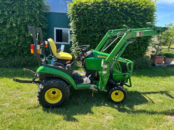 Použitý traktor John Deere 1026R
