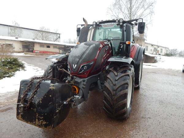 Kolový traktor VALTRA T 234 ACTIVE