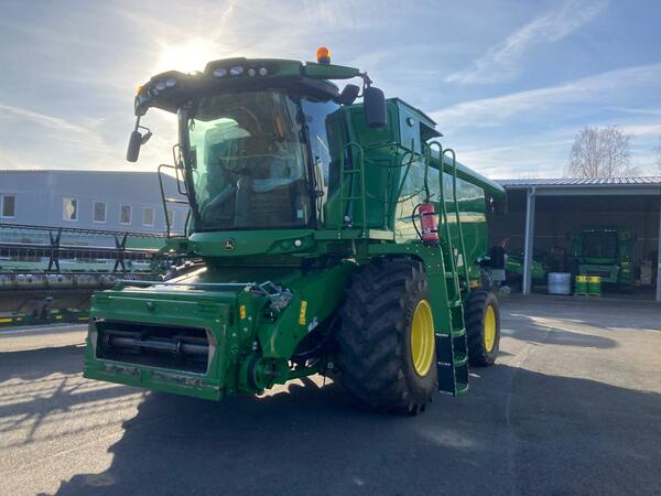 Sklízecí mlátička John Deere T670HM (2200085)