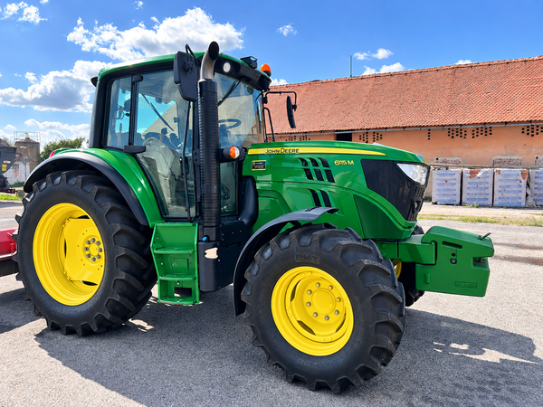 Použitý traktor JOHN DEERE 6115M