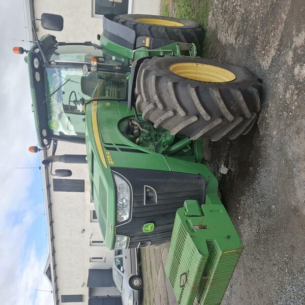 Použitý kolový traktor John Deere 8335R