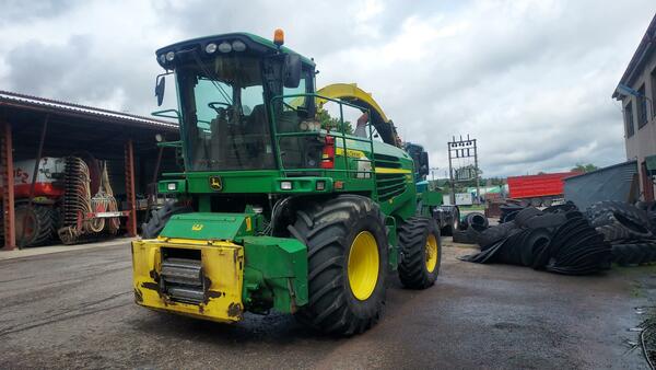 Samojízdná sklízecí řezačka John Deere 7380 ProDrive 4x4