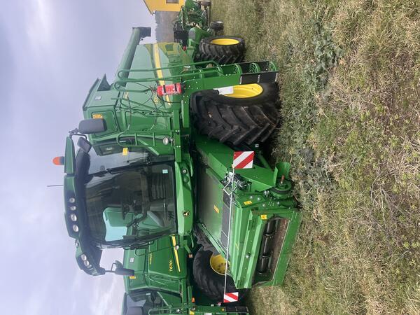 Sklízecí mlátička John Deere T670Hillmaster (2240058)