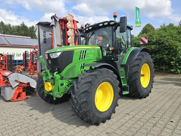 Použitý kolový traktor John Deere 6215R