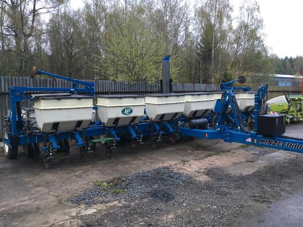 KINZE 3600 přesný secí stroj