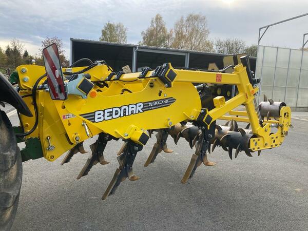 Dlátový pluh BEDNAR Terraland TN3000 HM7R