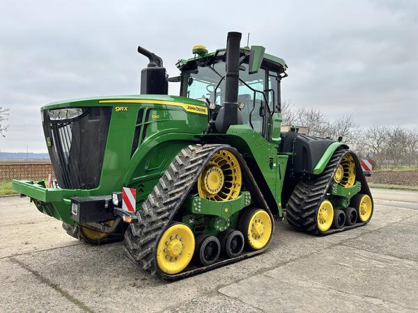 Pásový traktor John Deere 9RX 590