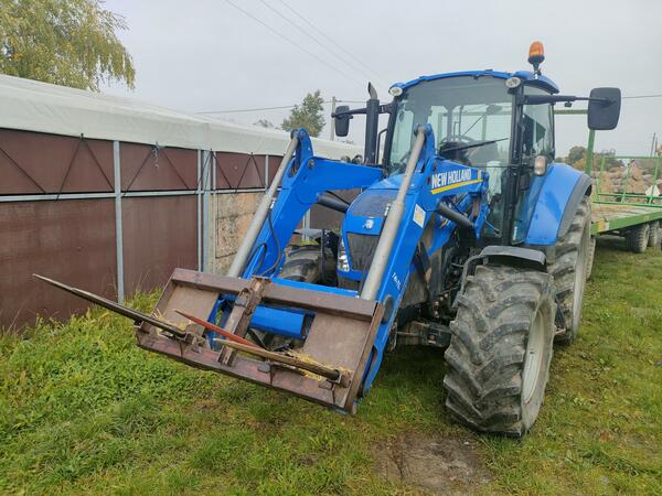 Trakror s čelním nakladačem New Holland T5.115