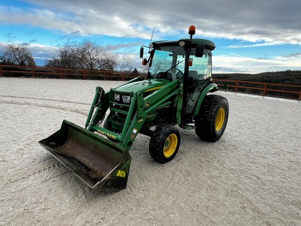 Traktor John Deere 4066R