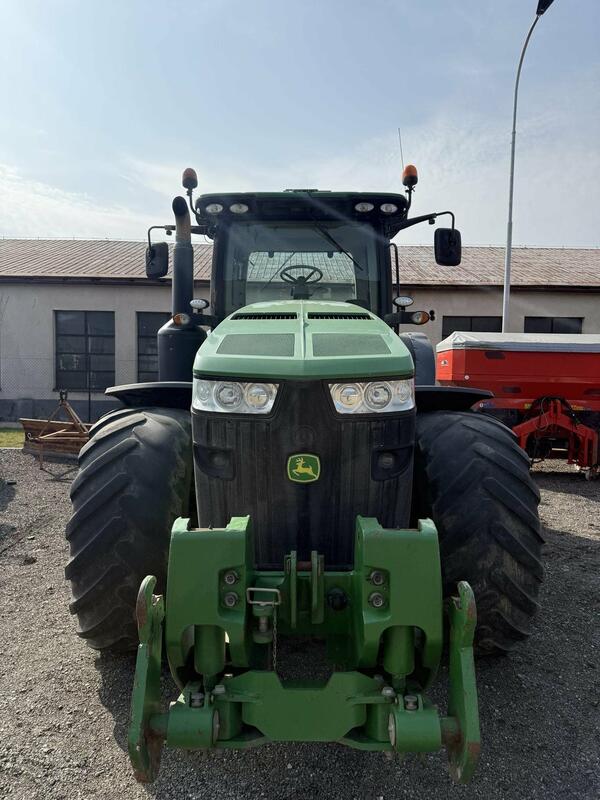 Použitý kolový traktor John Deere 8360R