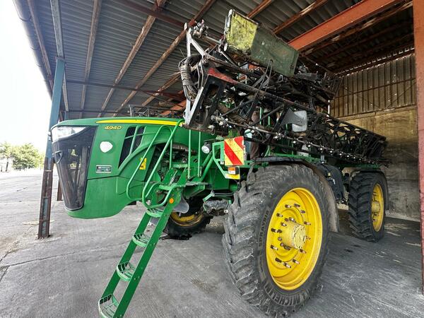 Samochodný Americký postřikovač John Deere 4940