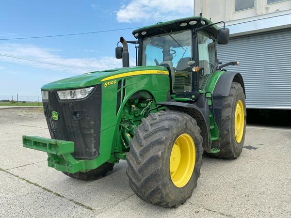 Kolový traktor John Deere 8370 AP