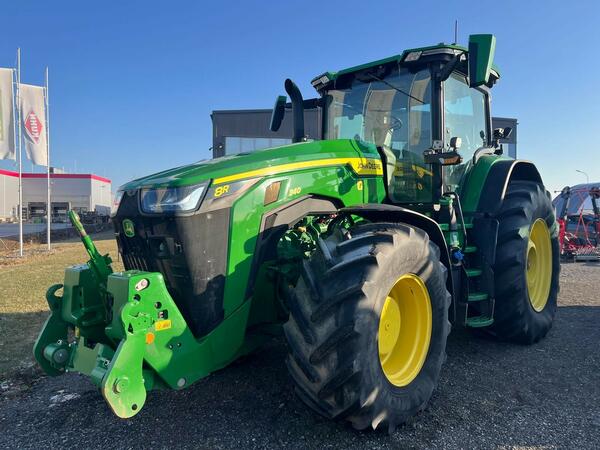 Použitý kolový traktor John Deere 8R340 platný PowerGard
