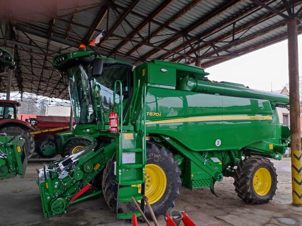 Sklízecí mlátička John Deere T670 (2210103)