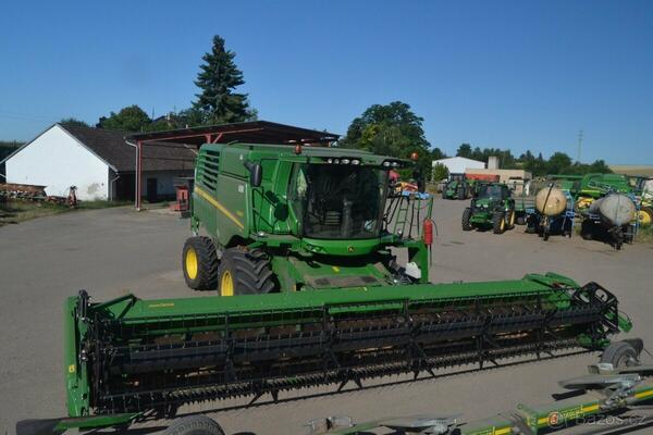 Použitá sklízecí mlátička JOHN DEERE T660i