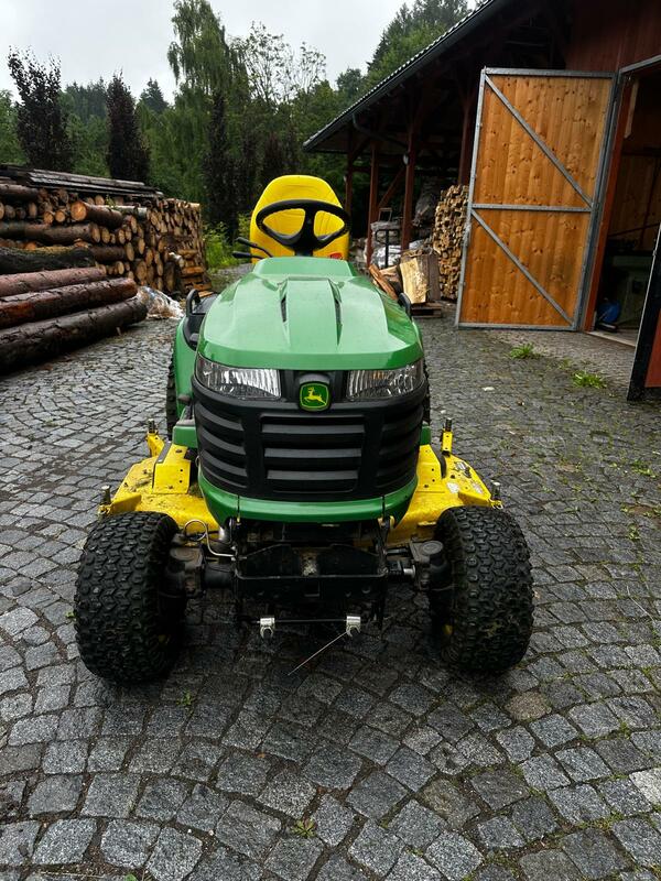 Žací traktor JOHN DEERE X758 4x4
