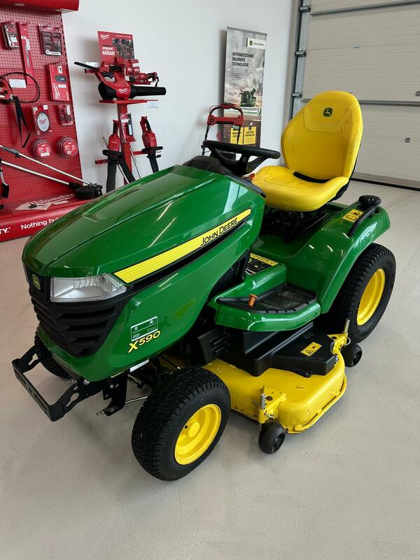Žací traktor JOHN DEERE X590
