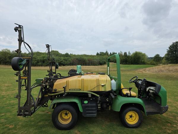 Použitý postřikovač John Deere HD 200