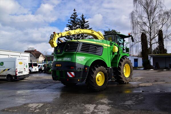 Řezačka John Deere 9600