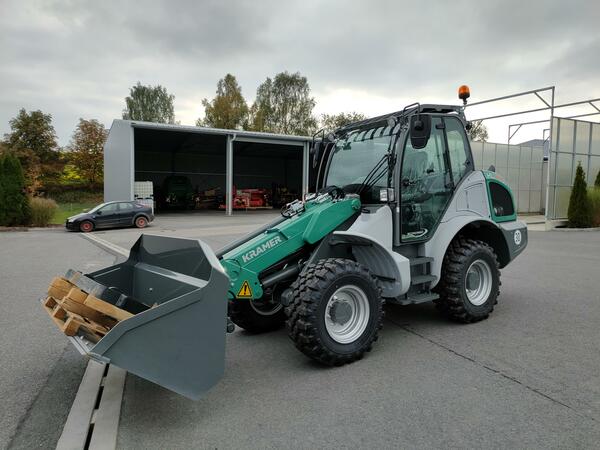 Teleskopický nakladač  KRAMER KL35.8T