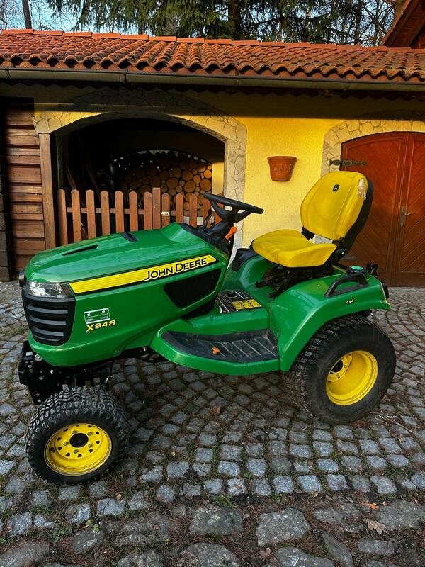 Žací traktor JOHN DEERE X948 4x4