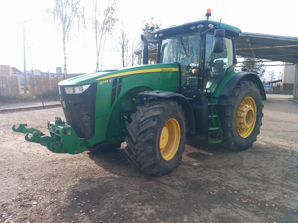 Použitý traktor John Deere 8345R