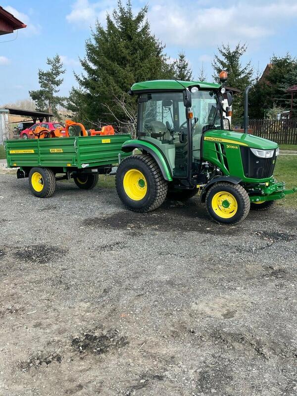 JOHN DEERE 3039R