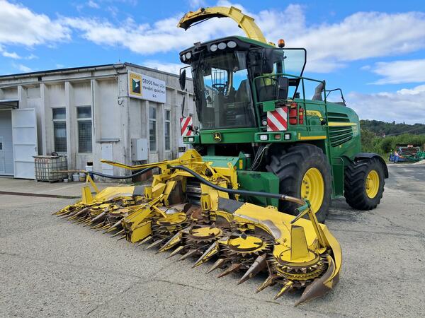 Sklízecí řezačka John Deere 7380