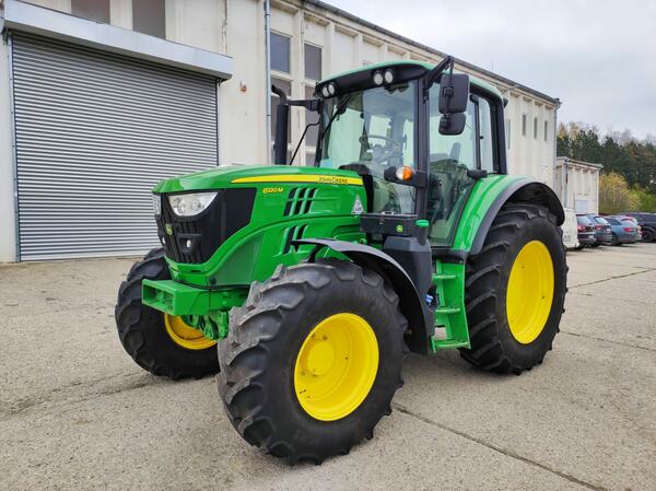 Kolový traktor John Deere 6120M POWRQUAD