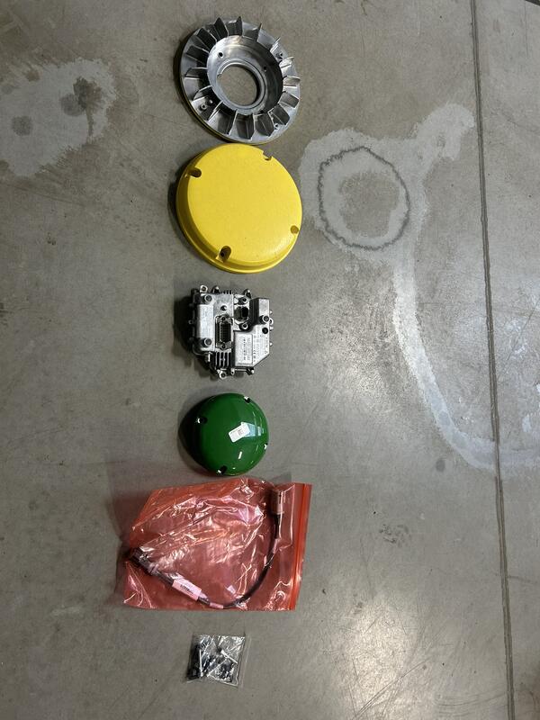 Přijímač signálu GPS John Deere StarFire SF6000 Integrated