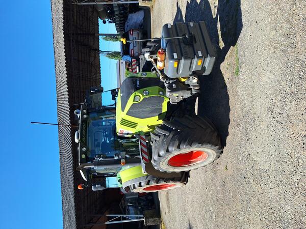 Kolový traktor CLAAS ARION 650